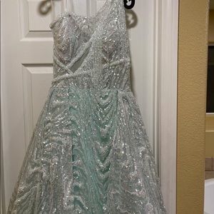 Beautiful Green/Blue Luxury Dress Jovani Terrani Inspired